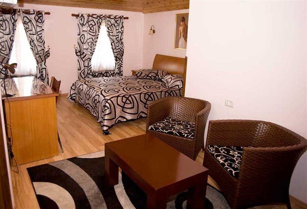 Tafaj 3* Tirana